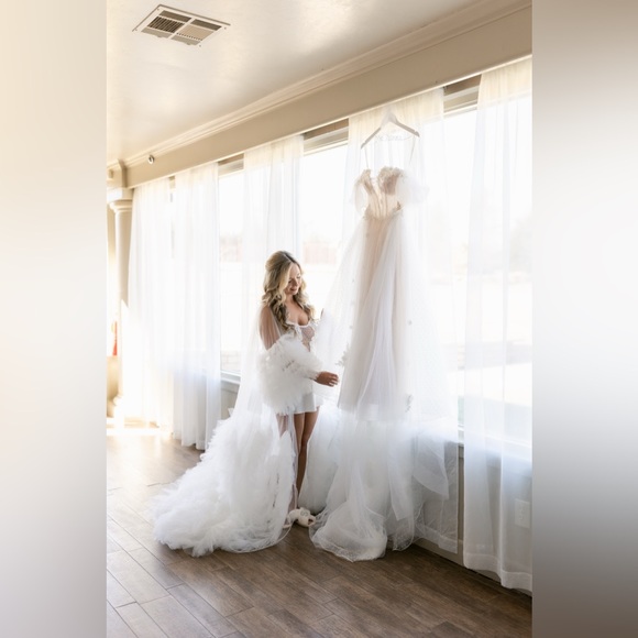 VOIR Victoria Robe - Picture 5 of 14